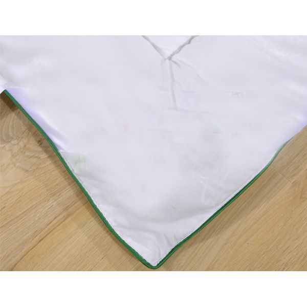 200 Thread 85GSM Green Satin Piping Bamboo Fiber Quilts