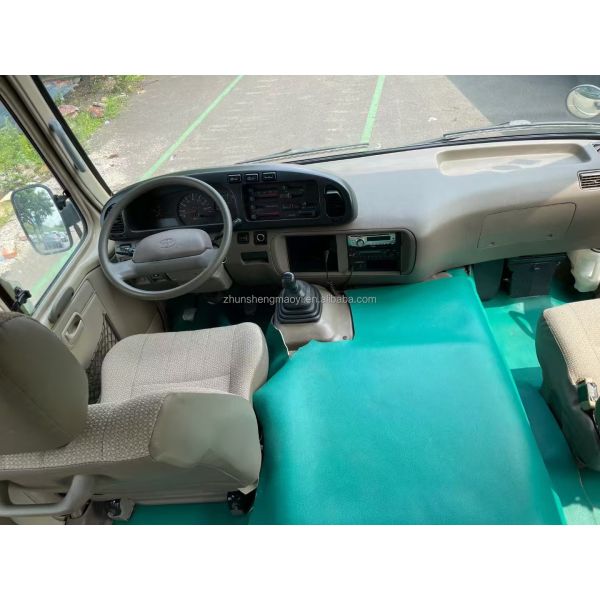 3 minibuses con transmisión manual RHD con combustible diesel y gasolina < 23 asientos