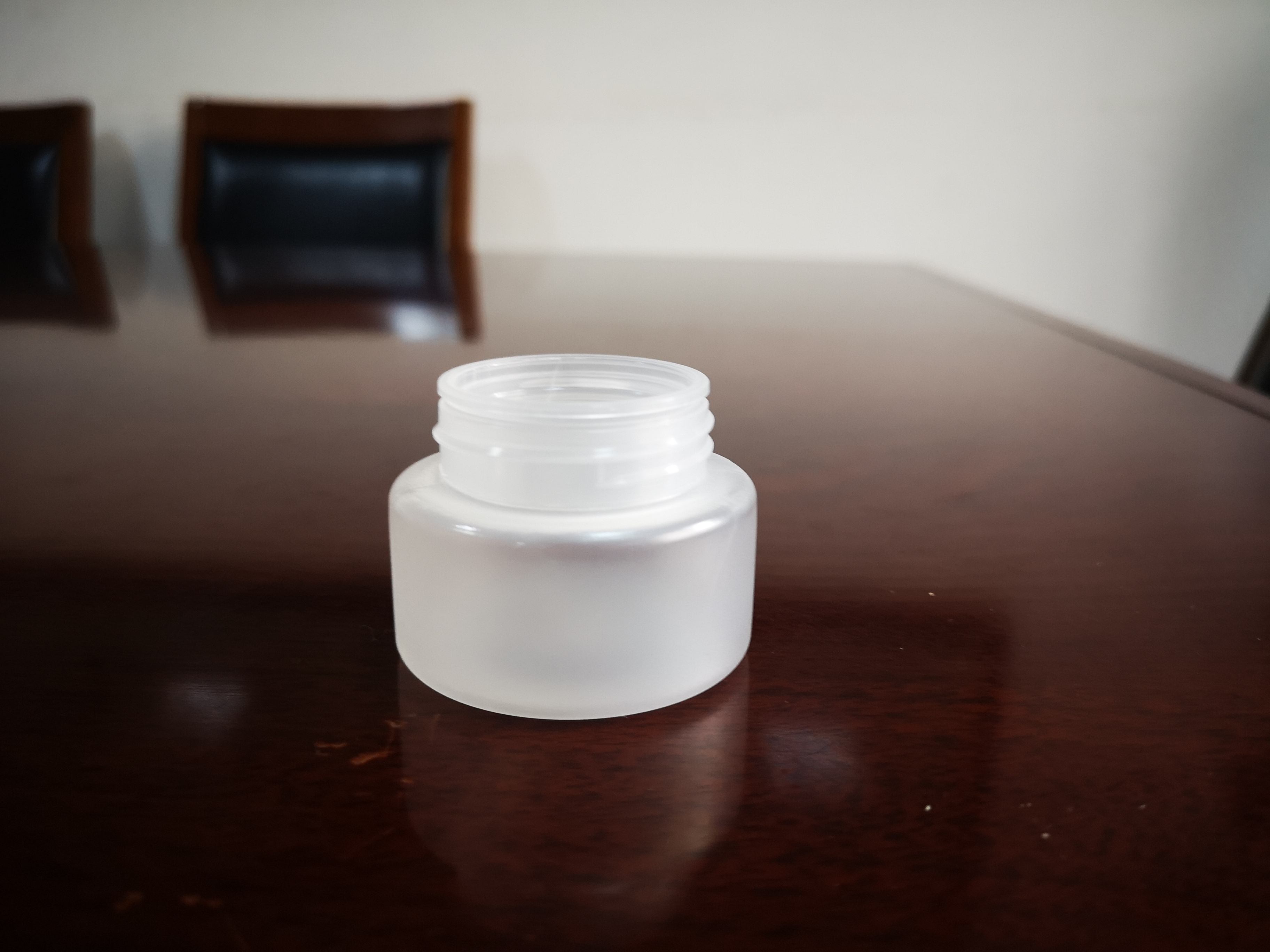 Машина инжекционного метода литья полости HDPE 300ml Multi для пластиковой бутылки косметик