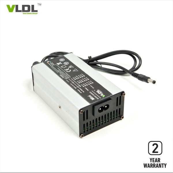4A 24 Volt Sealed Lead Acid Battery Charger 110 To 230Vac Worldwide Input High Frequency