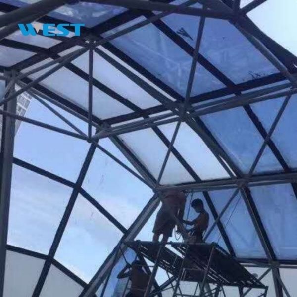 Película de ventana fotocromática de pulverización por magnetrón para automóviles y edificios VLT autoajustable intercambiable