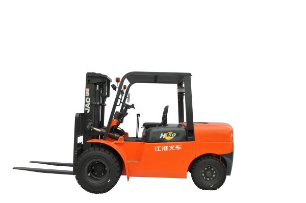 Durable Warehouse Lifting Equipment 5 Ton Diesel Forklift With Side Sliding Fork