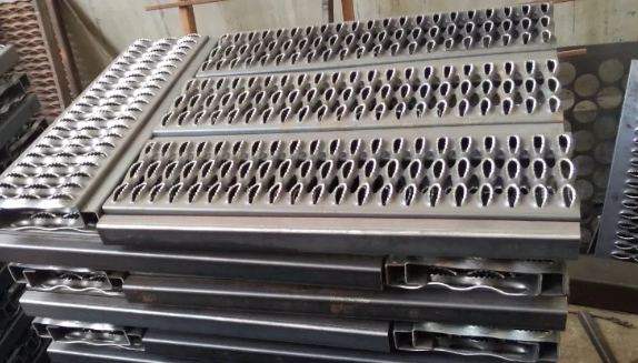 Anti-Skid Perforated Metal Platform Grip Strut Industrial Flooring Aluminum Stainless Steel Safety Walkway Grating