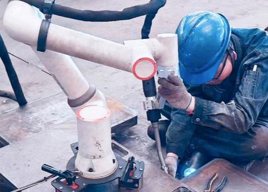 Portable Collaborative Welding Robot For On-Site Multi-Layer Multi-Pass Welding