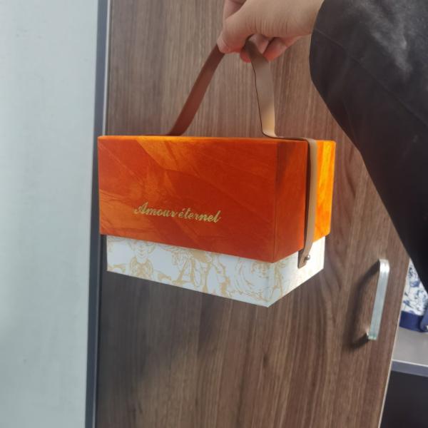 Customer's Specific Requirement Rigid Boxes Large Dress Packaging Box with Handles