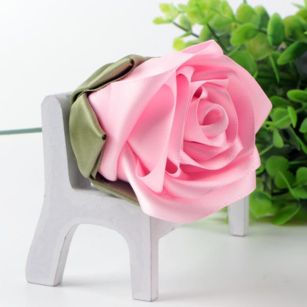 Decoração de presentes únicos Flor de rosa de fita para casamentos Uma surpresa deliciosa