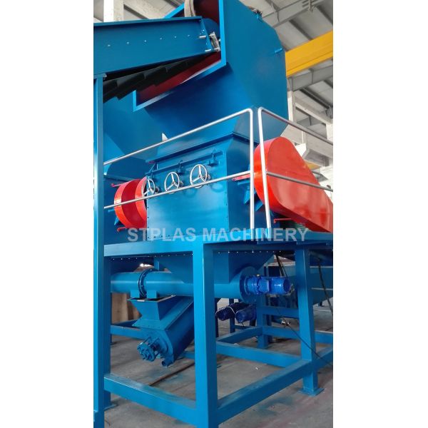 Машина дробилки фильма ПП/ПЭ пластиковая, шлифовальный станок отхода бутылки ЛЮБИМЦА