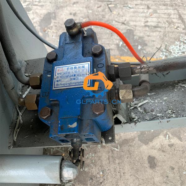 Hydraulic Cylinder Repair Bench Compact Design Precise Maintenance 707-01-07550