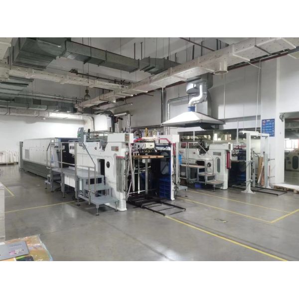 Boa cobertura de tinta Máquina de impressão Flexo 4500kg 380V 3P Máquina de impressão automática de cilindro