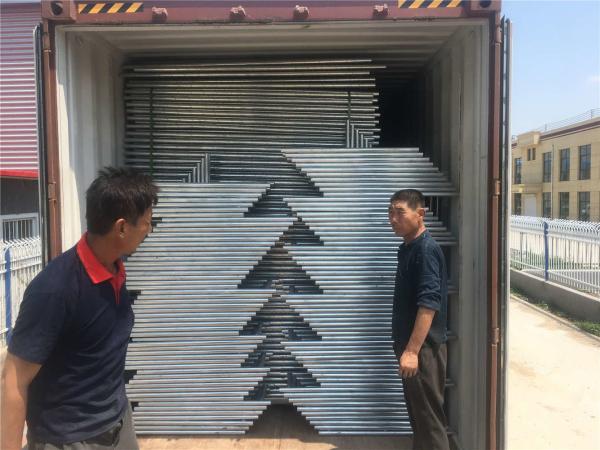 chain link temporary fence