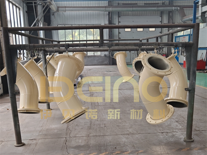 Tuyaux revêtus de caoutchouc