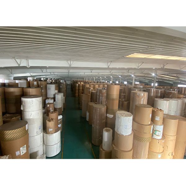 Наклеенные выходом бумажные мешки Multiwall клапана для упаковывая порошка