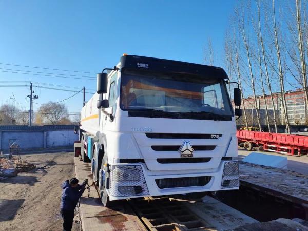 20 Ton Used Sinotruck Fuel Oil Tank Truck 15001-30000L Tank Volume Sinotruck 8X4