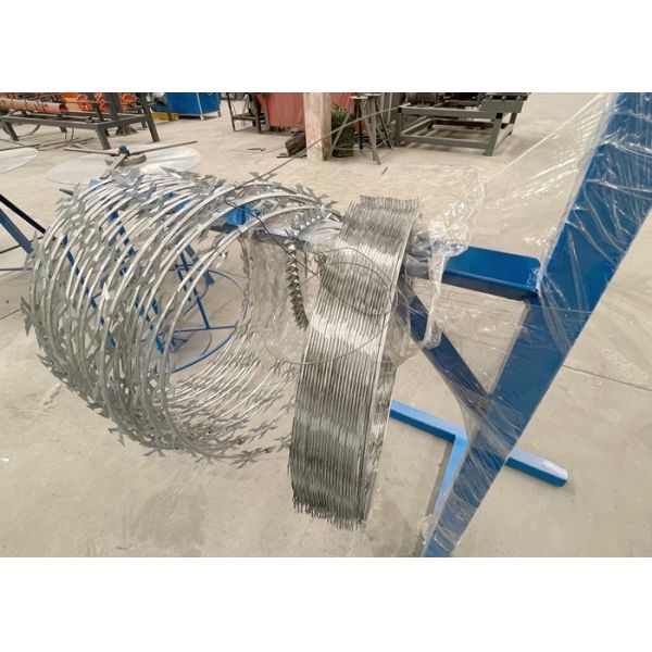 CBT65 BTO22 Cross Razor Barbed Wire Fence Blade Wire Concertina Welded