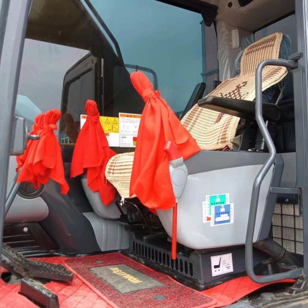 Secondhand Komatsu Digger PC200-8 Used 20ton Medium Type Crawler Excavator