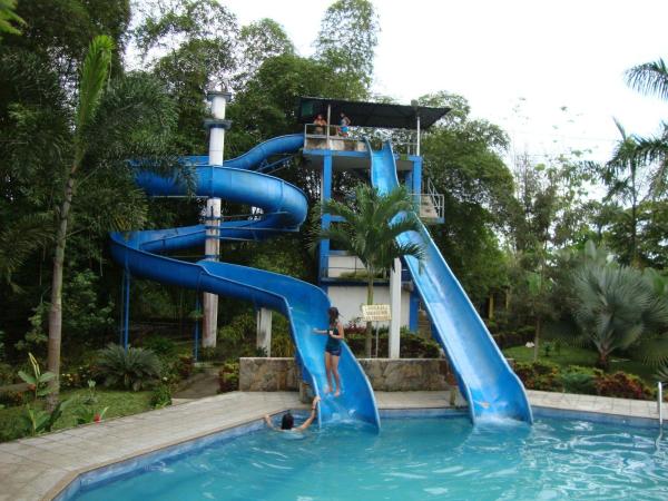 Parque aquático de diversões para crianças ao ar livre Piscinas de natação