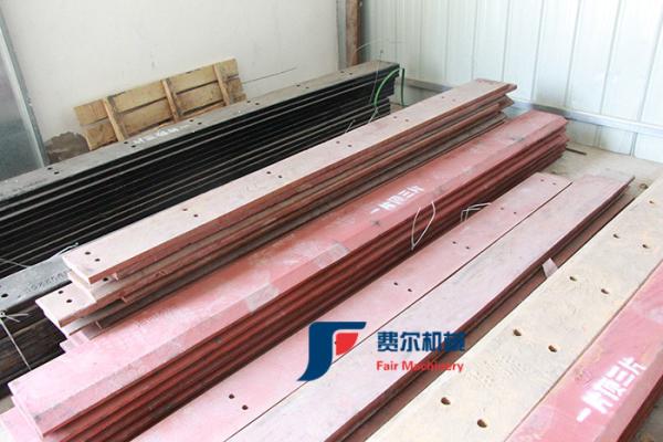 OEM wholesale high quality spare parts 2017322 41E-70-15221 loader cutting edge