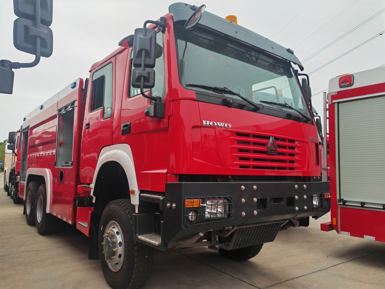 HOWO 4x4 Off-Road Foam Fire Fighting Truck (380HP & CB10/40 Fire Pump)