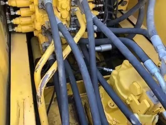 Excavateur Komatsu PC200-8 utilisé à haut rendement 19.9T avec système CLSS