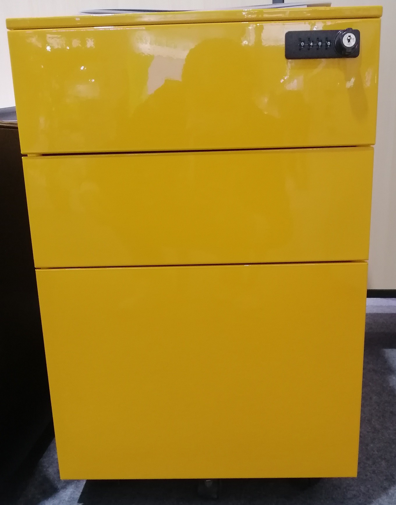 Шкаф H600*W390*D500mm постамента ящика черни 3 замка пароля