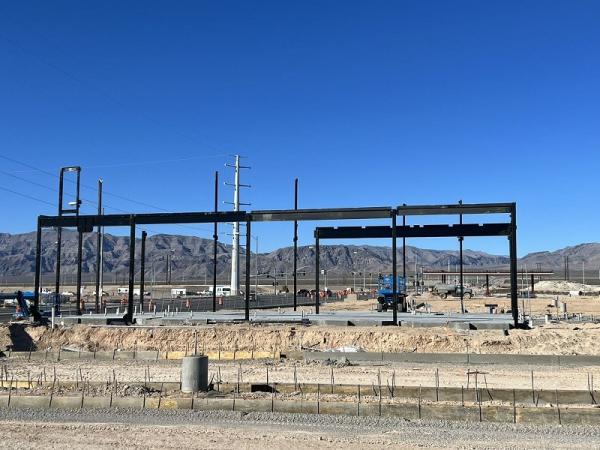 ASTM AISC Bâtiment métallique préfabriqué Structure en acier entrepôt PEB