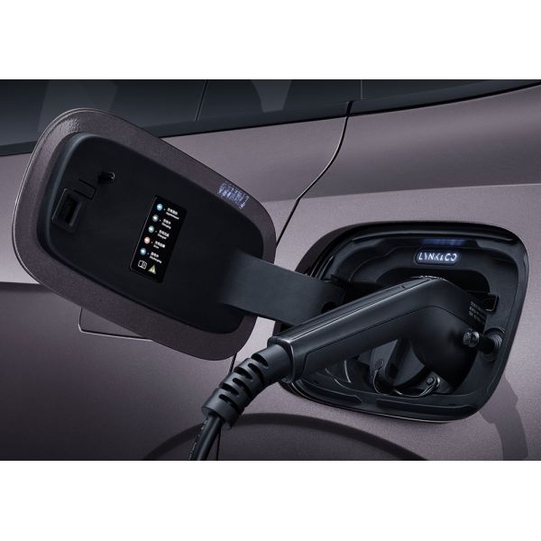Lynkco 09EM-P 6-Seat ULTRA Electric Car The Perfect Blend of Style and Efficiency