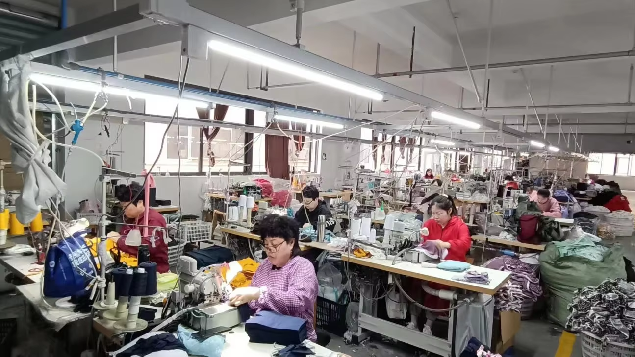 Cangnan Jixiang Clothing Co., Ltd.