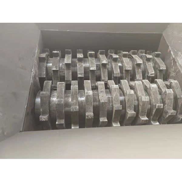 500kg/H Q235 Steel Metal Scrap Baling Machine Two Shaft Shredder