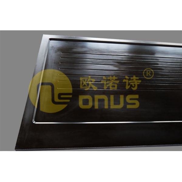 Black Lab Countertops With Molded Grain Grooves For Laboratory Work Bench