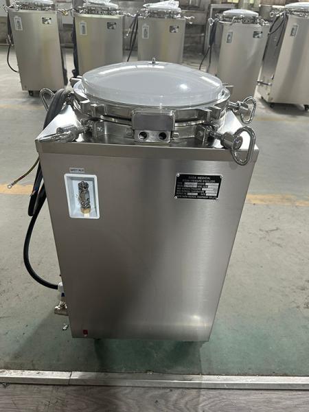 Display à boutons de 150L sans séchage Stérilisateur à vapeur en autoclave vertical de petite clinique