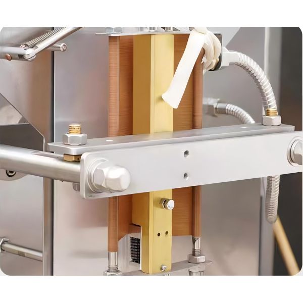 Hipac Liquid Filling Machine Fruit Beverage Juice Water Packing Machine Automatic Date Printer Vertical 500ml bag Filling