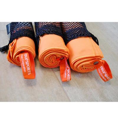 Microfiber feito sob encomenda por atacado ostenta a toalha da camurça com saco feito sob encomenda