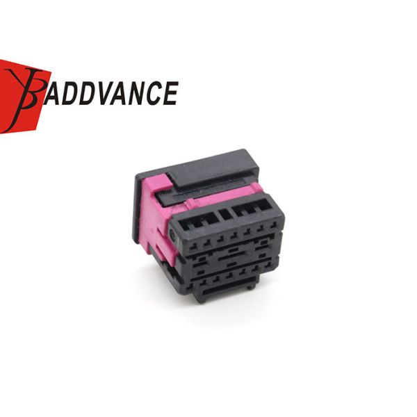 4F0972483 17 Pin Female Electrical Connector For Audi A3 8V17