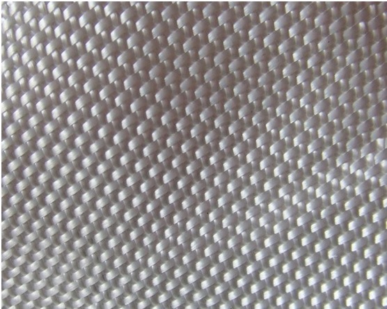 Высокопрочным белым Geotextile PP цвета сплетенный Multifilament Dewatering Geo кладет в мешки для предохранения от и обваловки бечевника