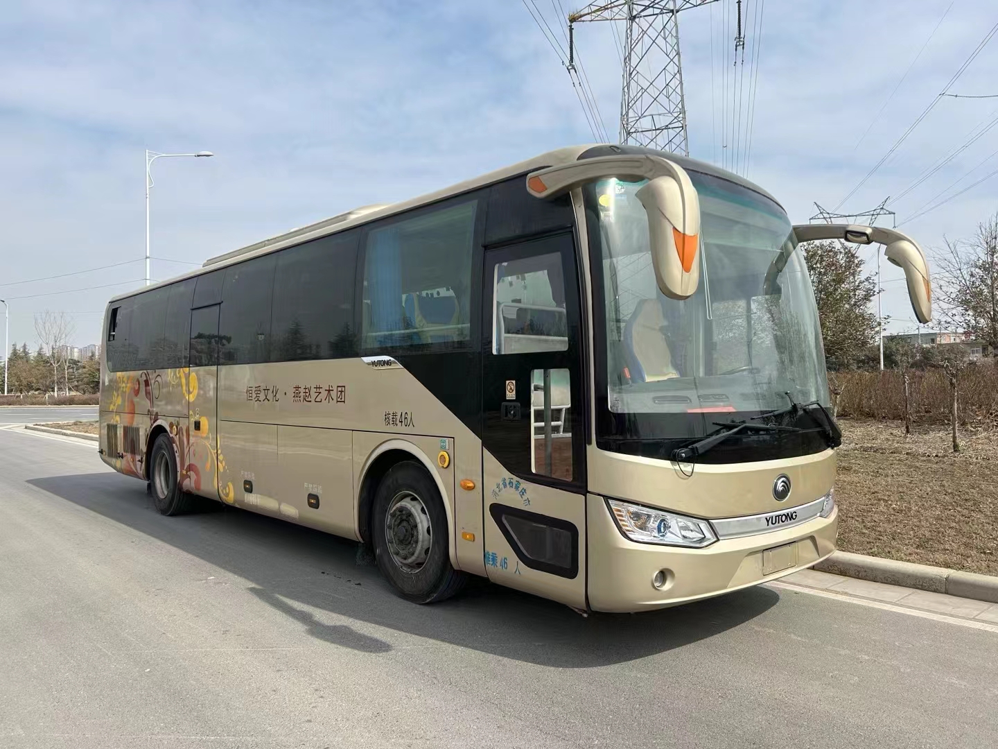 Подержанный автобус Ютун 6115 Ютун Подержанный автобус 46 мест Подержанный автобус И автобус Ютун