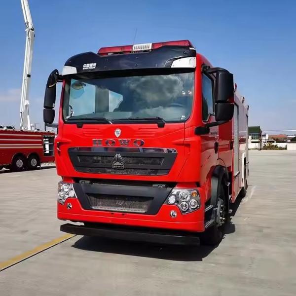 HOWO Emergency Rescue 10tons Water Dry Powder Foam Combination Fire Fighting Truck