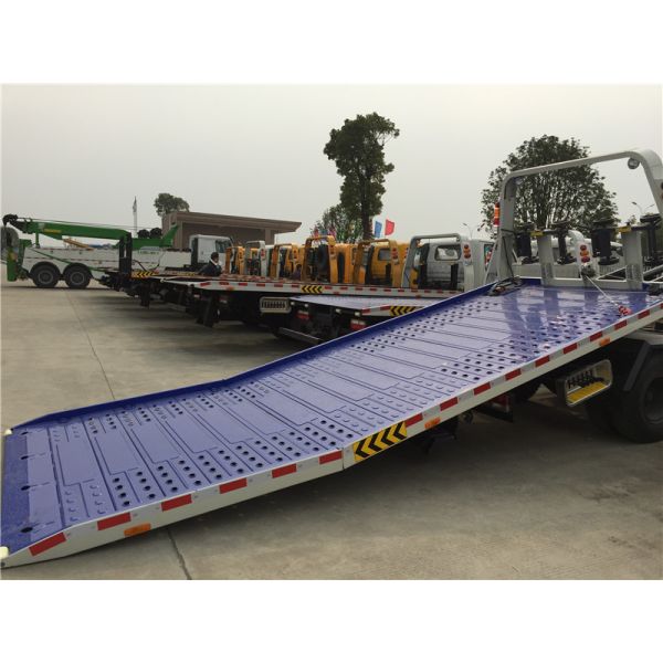 Manufacturer direct sale HOWO emergency car carrier slide bed tow truck flatbed recovery road rescue truck for sale