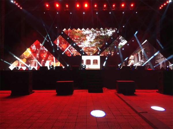Customized Size P5.95 Indoor Led Billboard , Commercial Led Screens Mute Design