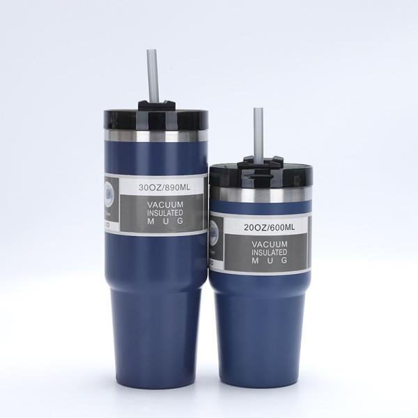 Logo personnalisé Double-Mure Vacuum Bouteille isolée 20 oz 30 oz en acier inoxydable Tumbler avec paille Voyage de voiture Bouteille lave-vaisselle Design sûr contre les déversements