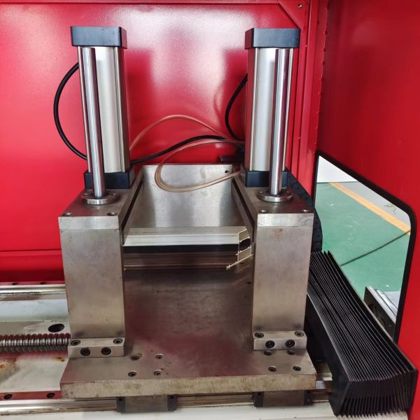 CNC Corner Aluminium Cutting Saw Automatic Saw Cutting Machine