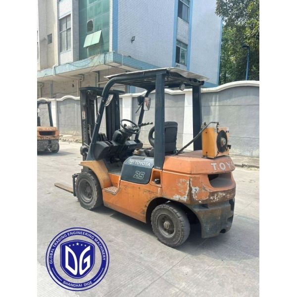 2.5t 8FDA25 Toyota Подержанный вилочный погрузчик Мощный использованный вилочный погрузчик Гидравлическая машина