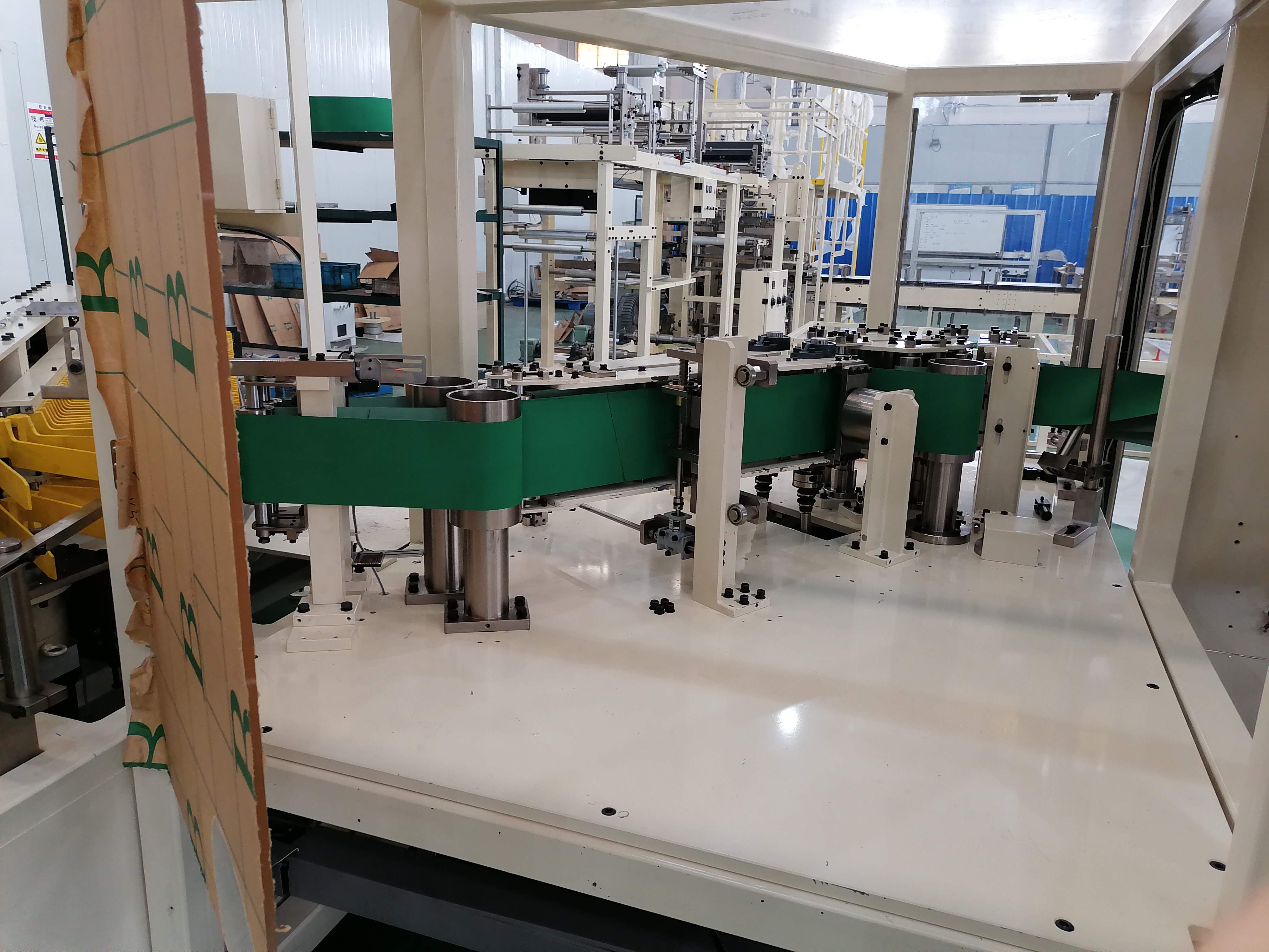 Машина штабелеукладчика пеленки 600 PPM с Semi автоматическим прибором Bagger