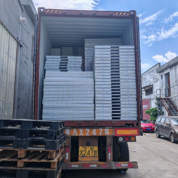 Width Depends PC Canopy General Outdoor Cover Polycarbonate Sheet Designed to Provide Protection Against Sun Rain and Wind