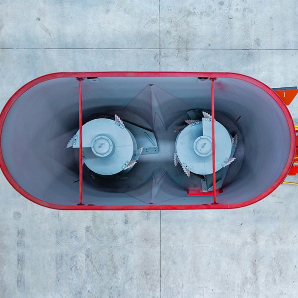 10000kg Weight TMR Mixer 20 Blades Auger Feed Wagon With High Flotation Tires
