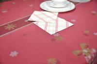47gsm Decoration Disposable Waterproof Table Cover For Party And Restaurant Banquet