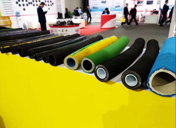 150PSI SBR Rubber Suction Hose High Tension Textile Cord Reinforcement
