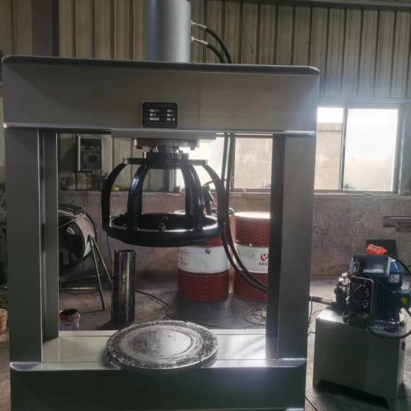 LAKER TP-E160 160 Ton Heavy Duty Solid Tire Press Machine with 7.5KW Motor for Forklift Tire Replacement