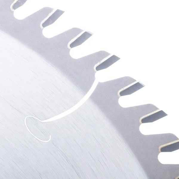 PCD Diamond Saw Blades For Aluminum coupant la coupe douce de tuile en acier de couleur et le meilleur finissage, 60/80/120 de dents 200-500mm