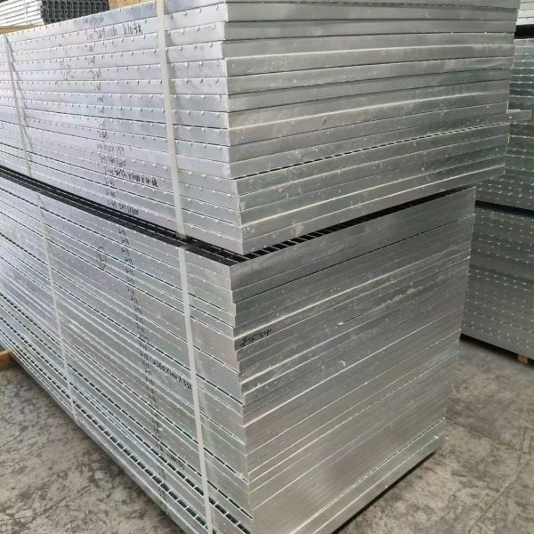 Rust-Proof Steel Grating: A Reliable Option for Outdoor and Marine Applications