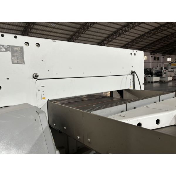 Полярный 137C - последний бумажный гильотину для высокой производительности в бумажной промышленности